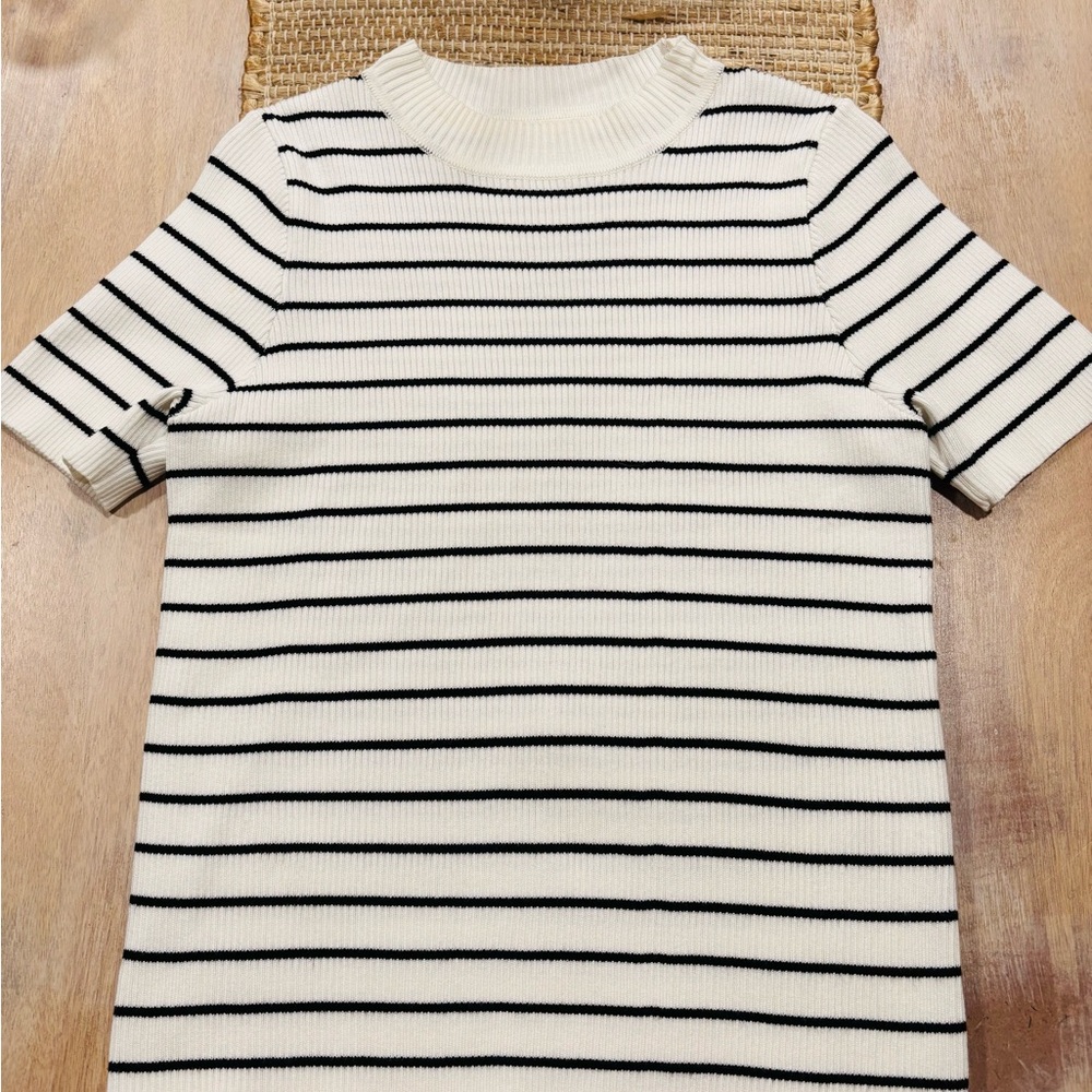 Magnolia Boutique mock neck top